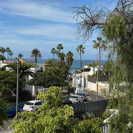 Americas 4-bedroom Parking Private Villa *
